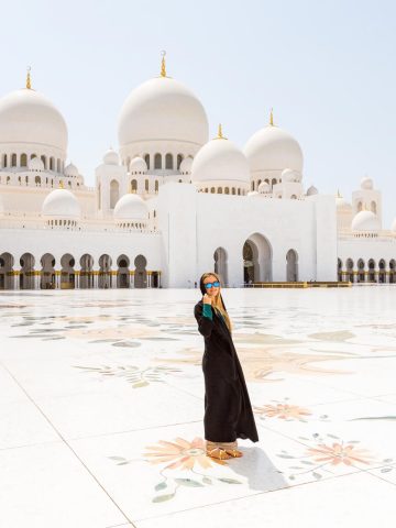 Woman at Sheikh Zayed Grand Mosque - Sheikh Zayed Grand Mosque Abu Dhabi Dress code