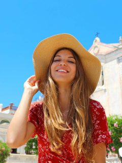 Woman in Italy - what to wear to Italy in July / What to wear to Sicily in July