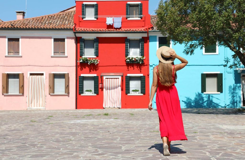 Woman in Burano - What to wear in Venice in Summer (June, July August)